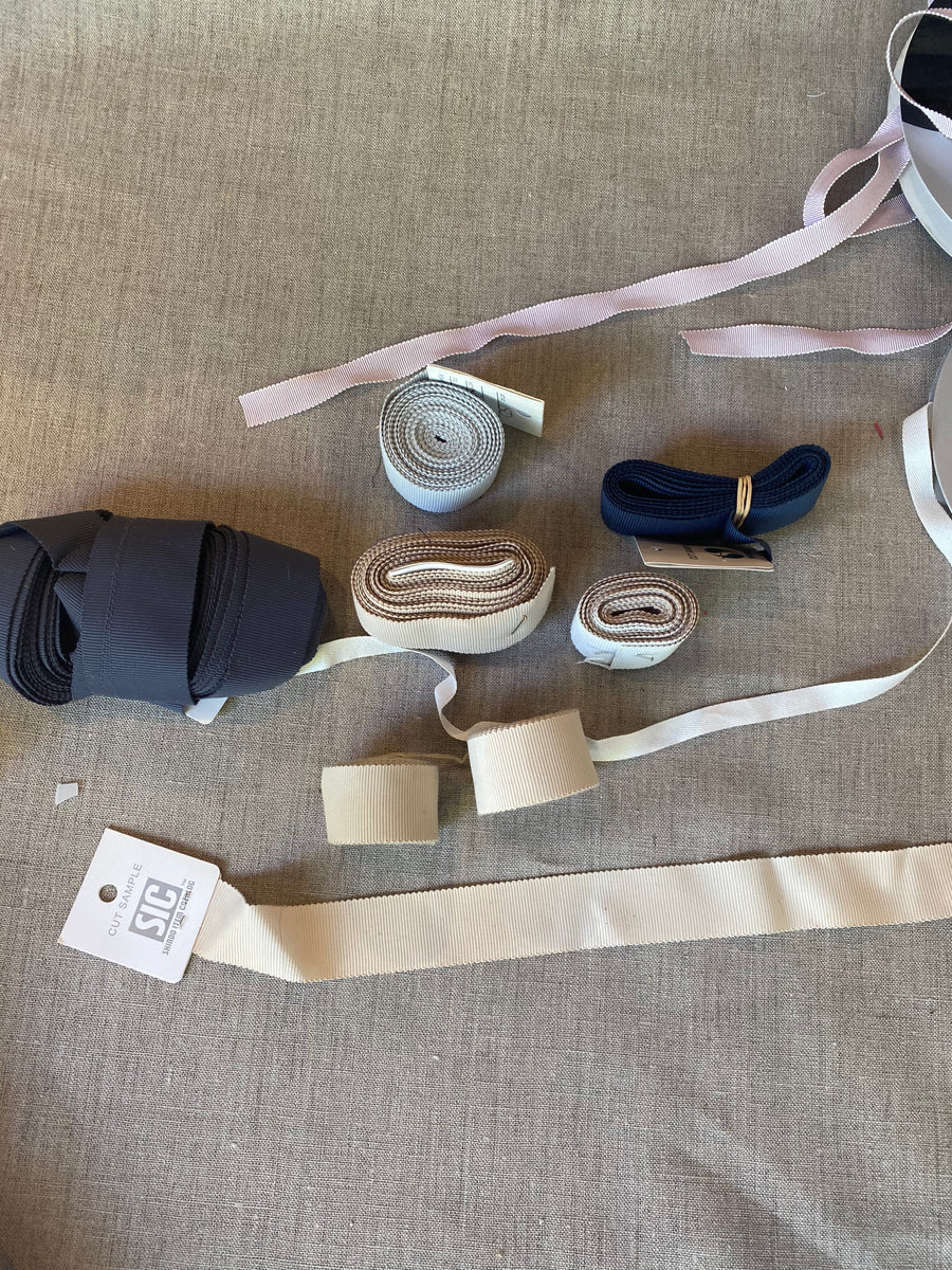 Gown kit: belt, ties, elastics (no fabric)