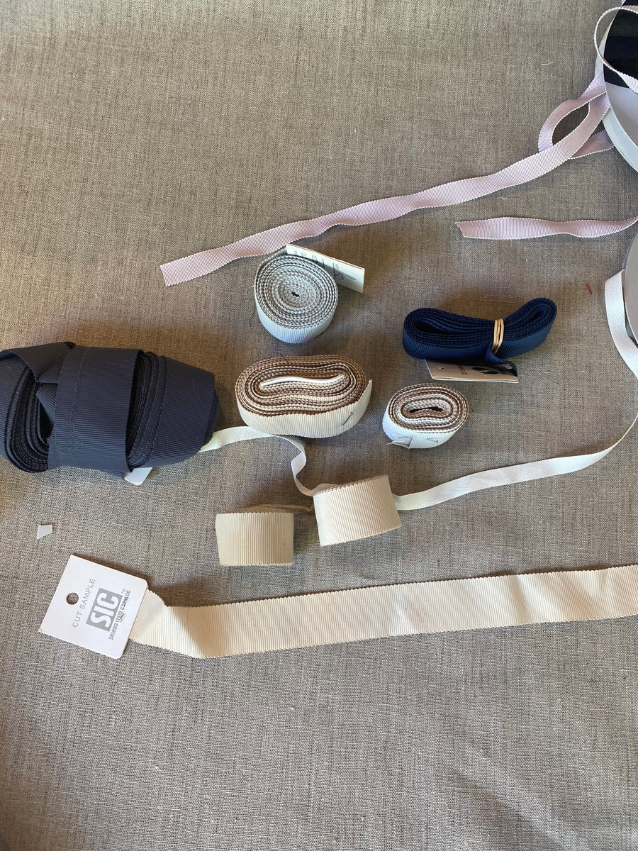 Conjuntos de ajuste de bata de aislamiento (cinturón, corbatas, elásticos alrededor del cuello y el puño)